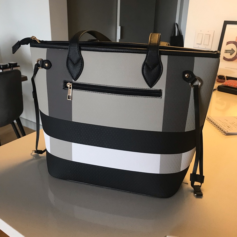 NWOT Large Burberry Style Tote